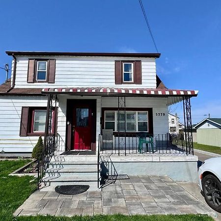 Near The Falls Two Bedroom - 5 Min Walk To Clifton Niagara Falls Exterior photo